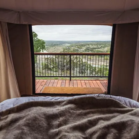 Walden Retreats Hill Country Hotel Johnson City Exterior photo